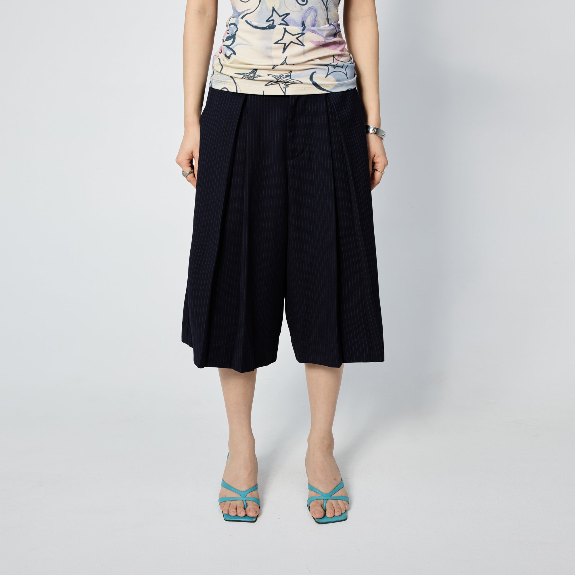 Arthur Apparel black and blue stripes short with culotte shape and embroideries on the pockets